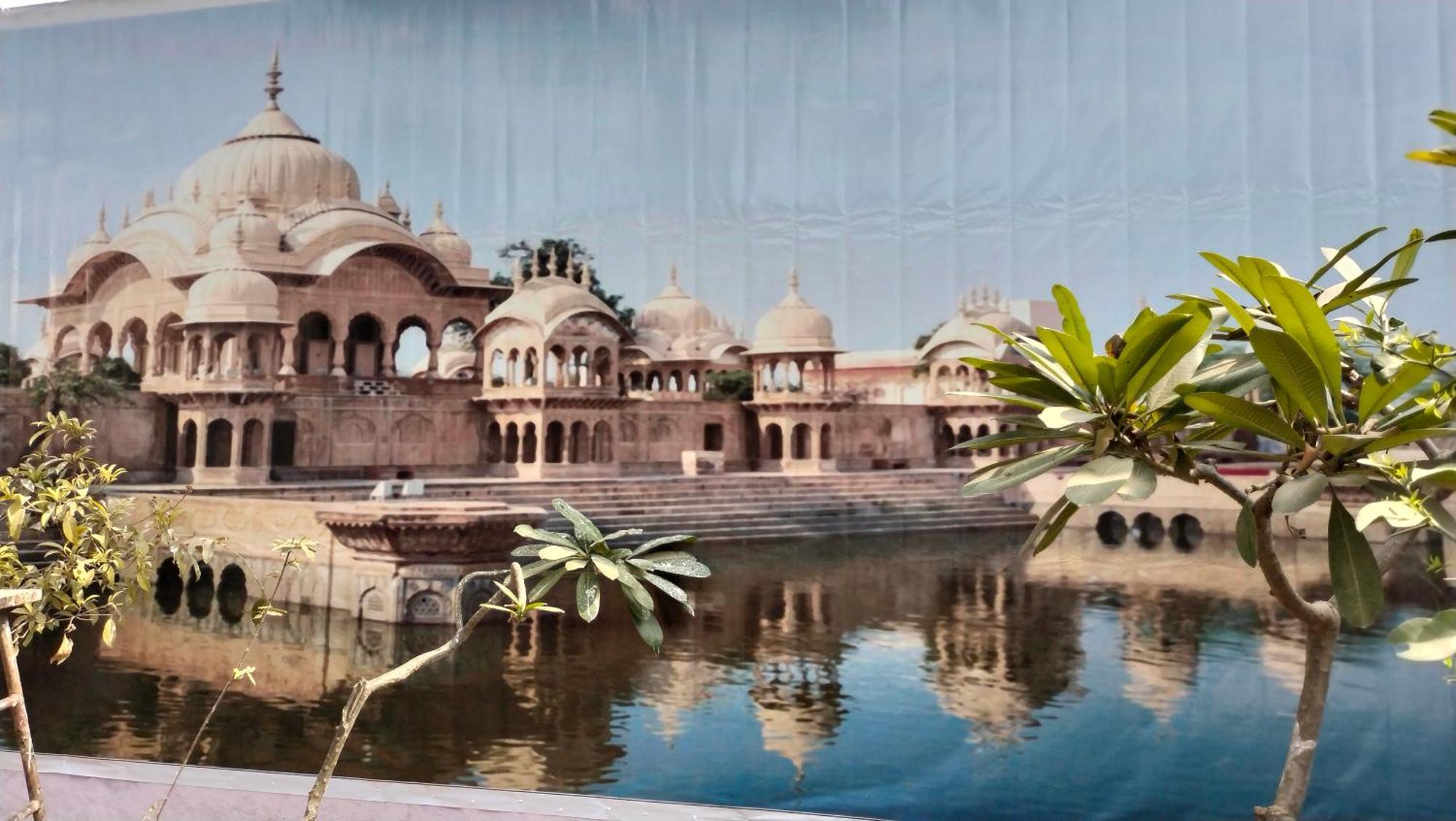 Maa Gayatri Dham Hotel Vrindavan Ngoại thất bức ảnh