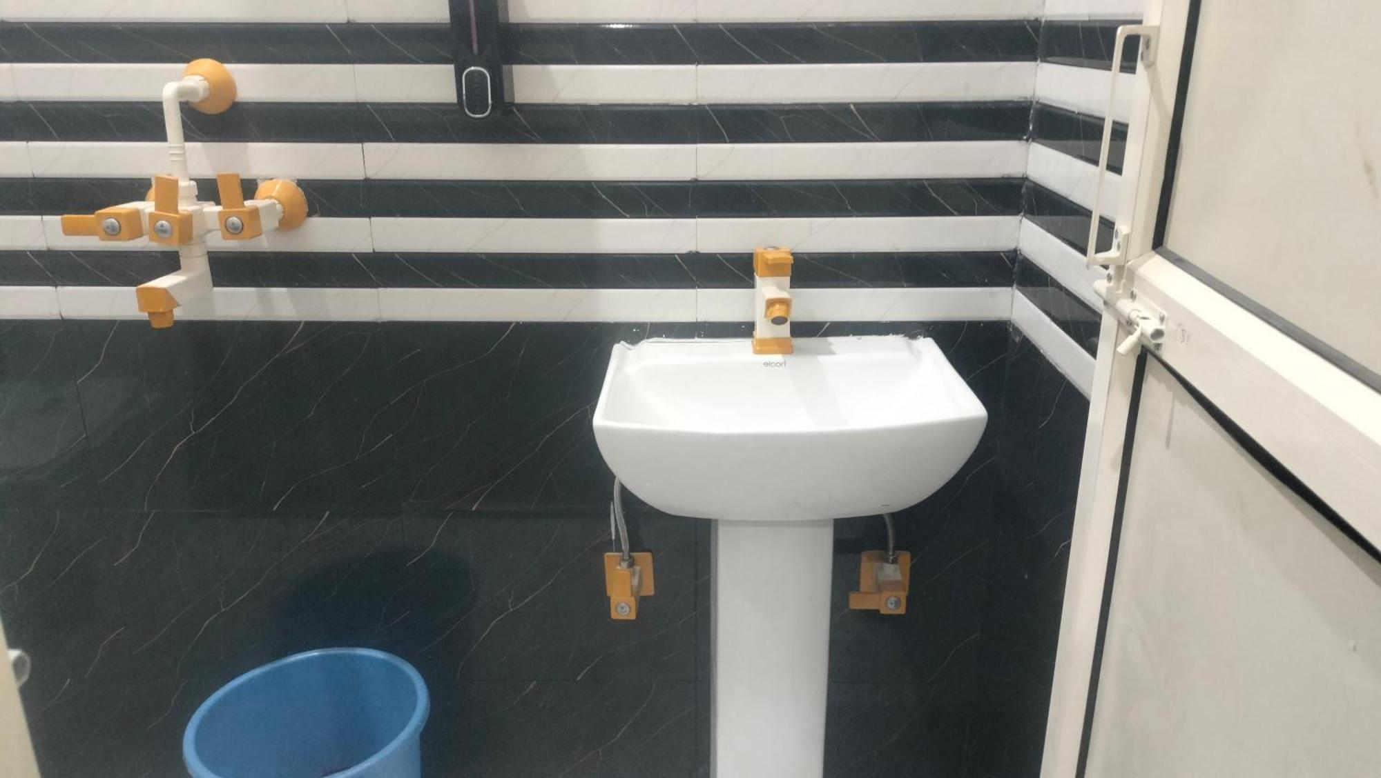 Maa Gayatri Dham Hotel Vrindavan Ngoại thất bức ảnh