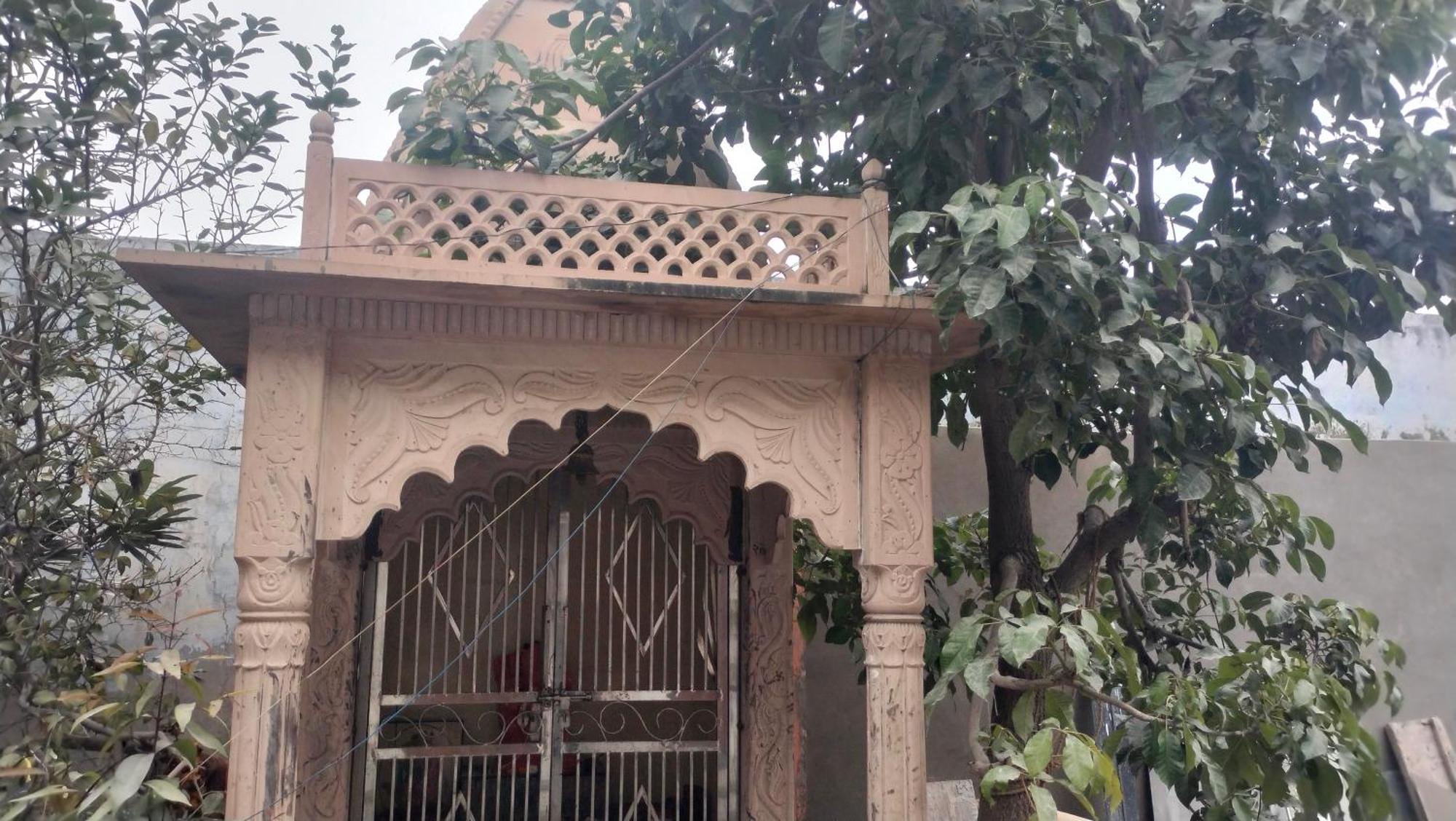 Maa Gayatri Dham Hotel Vrindavan Ngoại thất bức ảnh